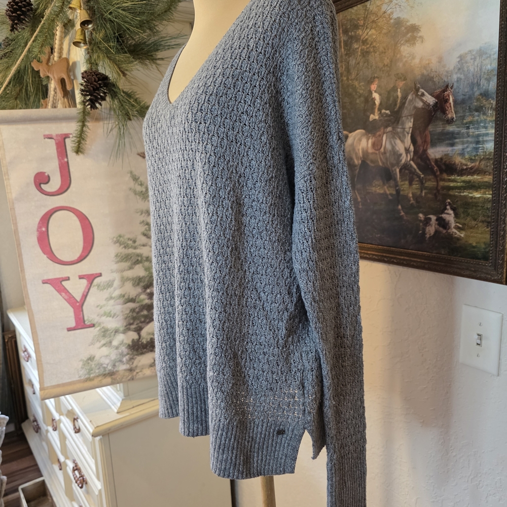 American Eagle Gray Light Academia CozyCore CabinCore V-Neck Women's Sweater - Picture 5 of 10